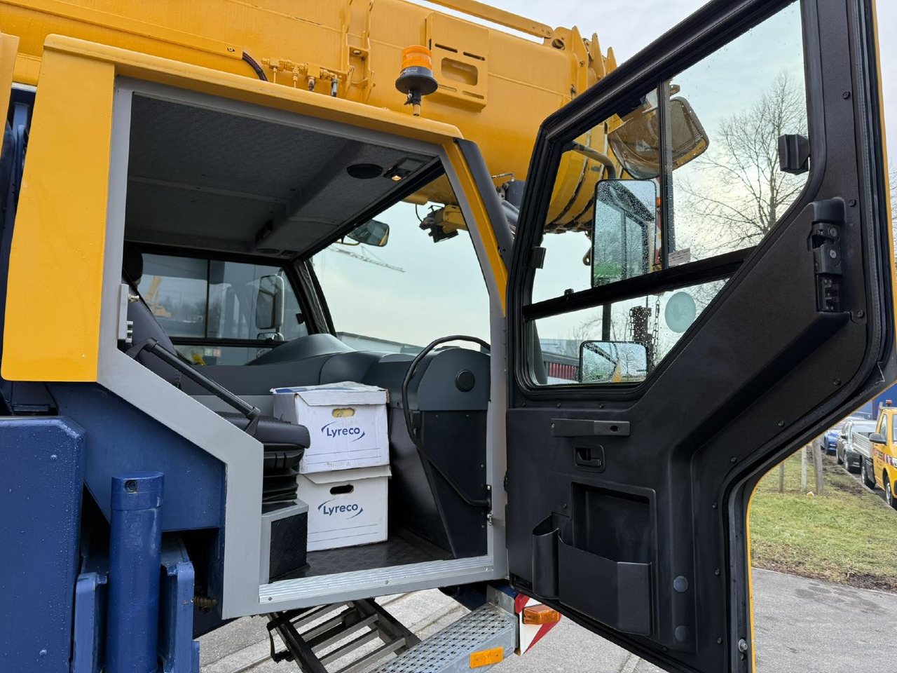 Mobile crane Liebherr LTM 1055-3.1 (06 - 055 996) | 6 x 6: picture 11