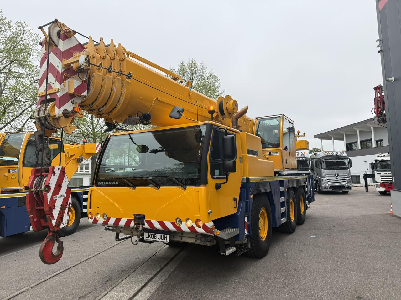 Liebherr LTM 1055-3.2 (08 - 084 745) | 6 x 6 - Mobile crane: picture 2 Liebherr LTM 1055-3.2 (08 - 084 745) | 6 x 6 - Mobile crane: picture 2