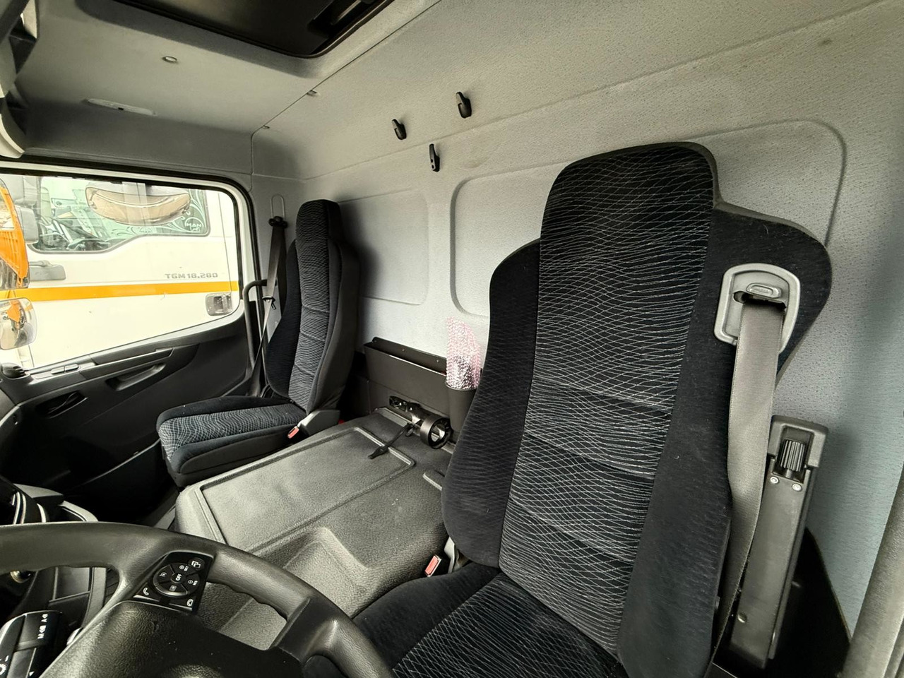 Box truck MERCEDES BENZ 12.18L Atego E6 (VAN): picture 6