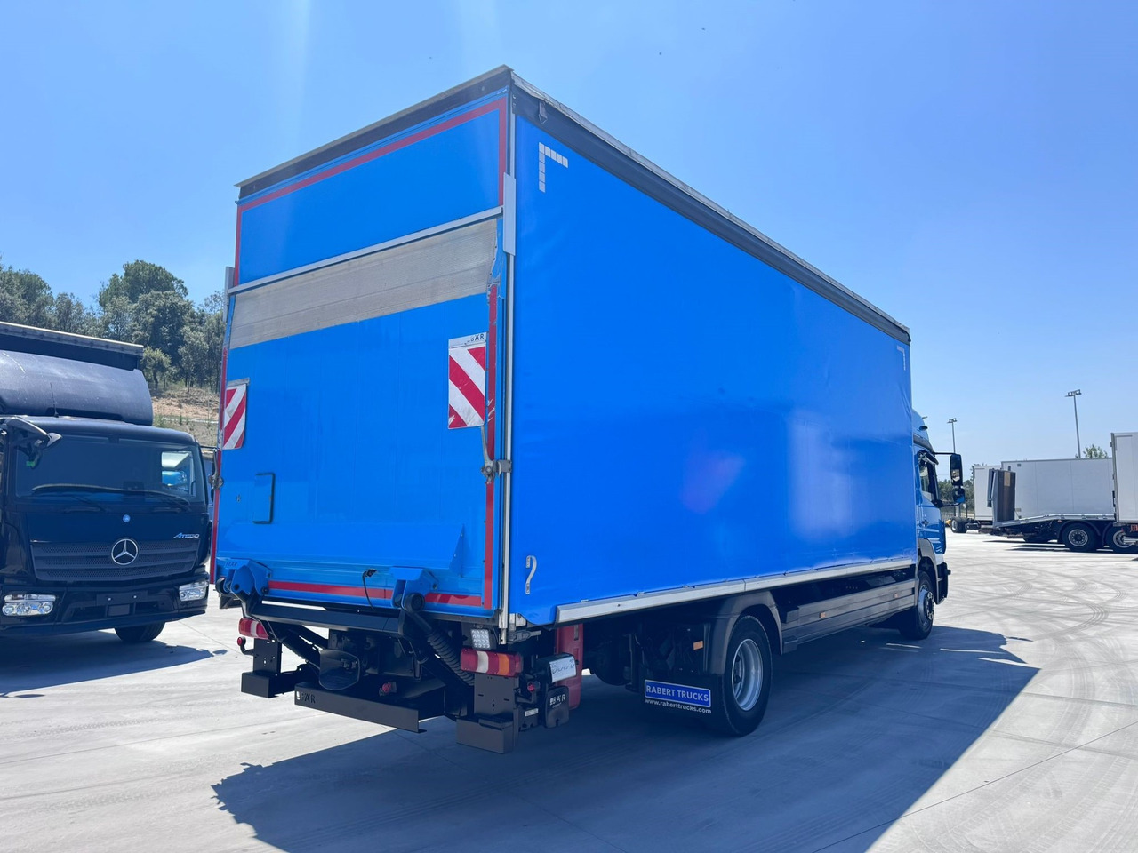 MERCEDES BENZ 13.30L Atego E6 (Tauliner) - Curtain side truck: picture 5 MERCEDES BENZ 13.30L Atego E6 (Tauliner) - Curtain side truck: picture 5