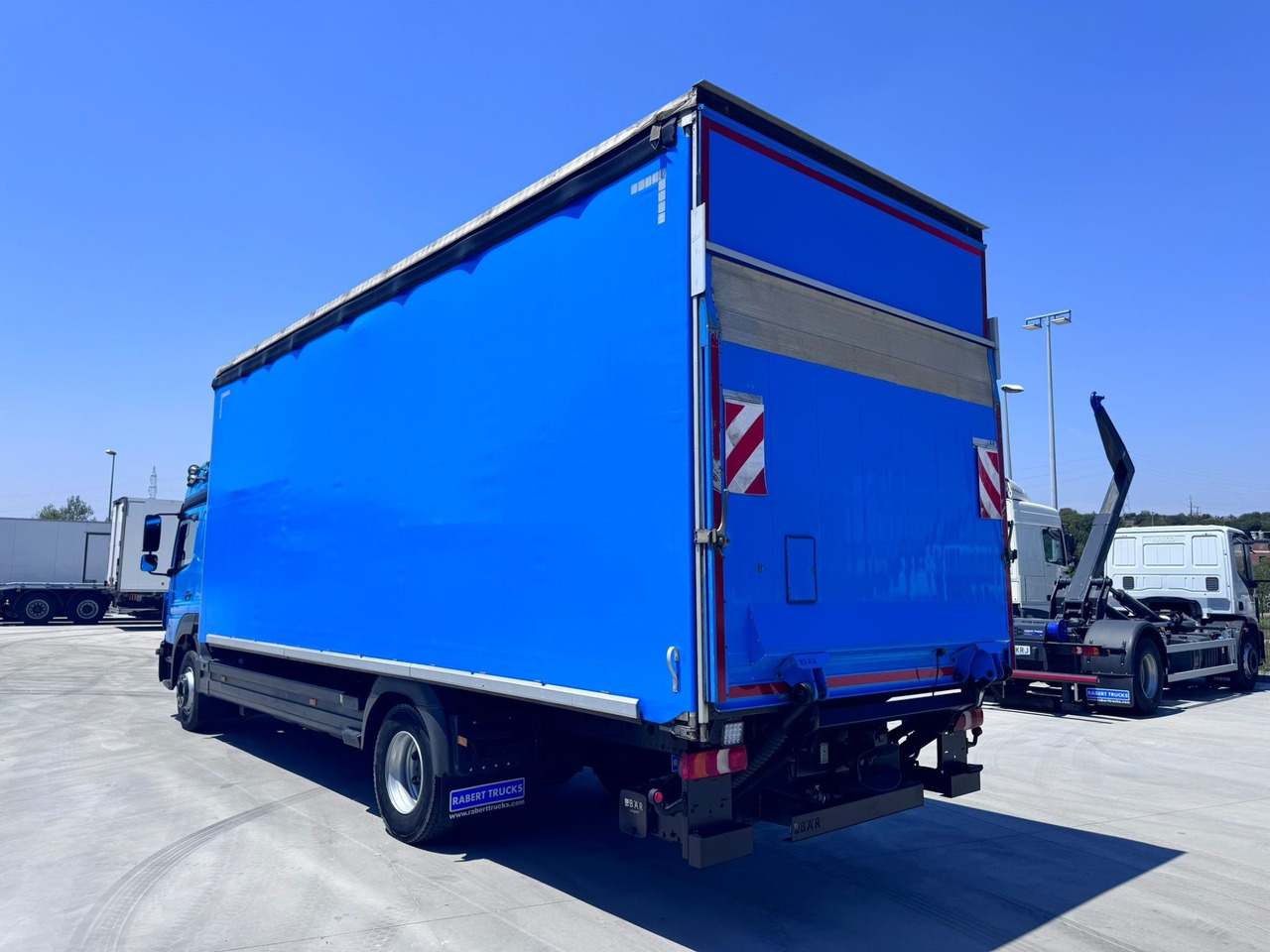 MERCEDES BENZ 13.30L Atego E6 (Tauliner) - Curtain side truck: picture 3 MERCEDES BENZ 13.30L Atego E6 (Tauliner) - Curtain side truck: picture 3