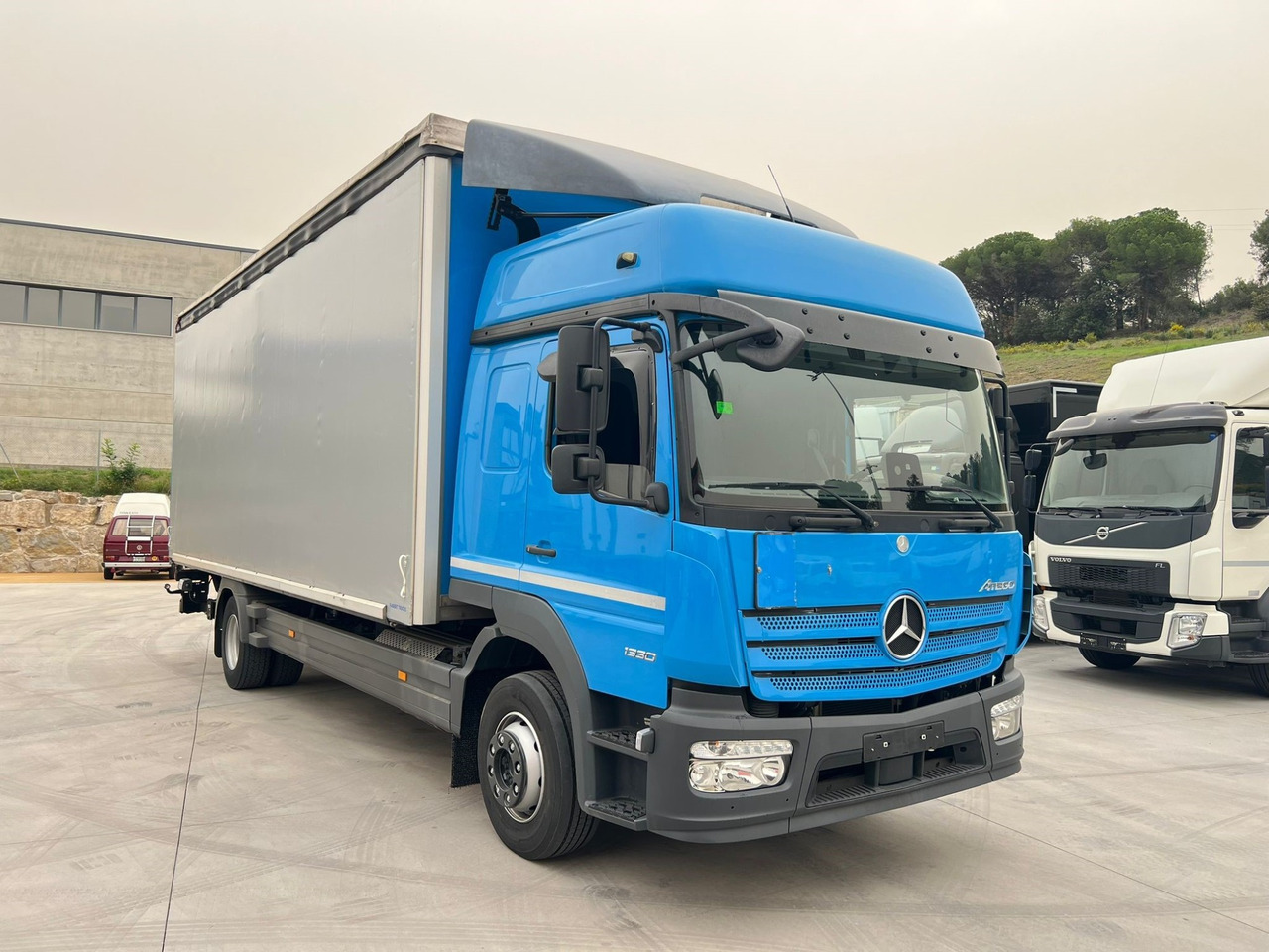MERCEDES BENZ 13.30L Atego E6 (Tauliner) - Curtain side truck: picture 2 MERCEDES BENZ 13.30L Atego E6 (Tauliner) - Curtain side truck: picture 2
