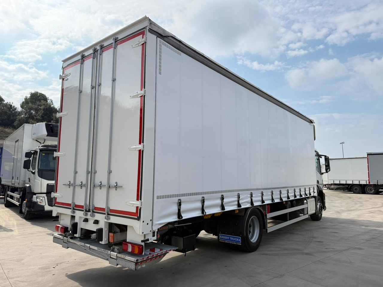 MERCEDES BENZ 18.27 Antos E6 (Tauliner) - Curtain side truck: picture 3 MERCEDES BENZ 18.27 Antos E6 (Tauliner) - Curtain side truck: picture 3