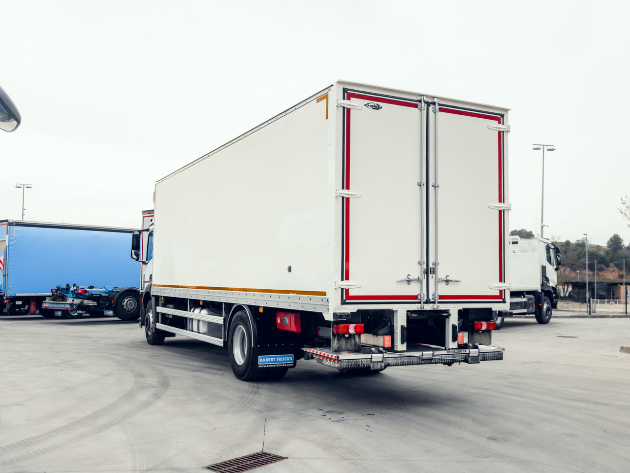 MERCEDES BENZ 18.30L Antos E6 (VAN) - Box truck: picture 5 MERCEDES BENZ 18.30L Antos E6 (VAN) - Box truck: picture 5