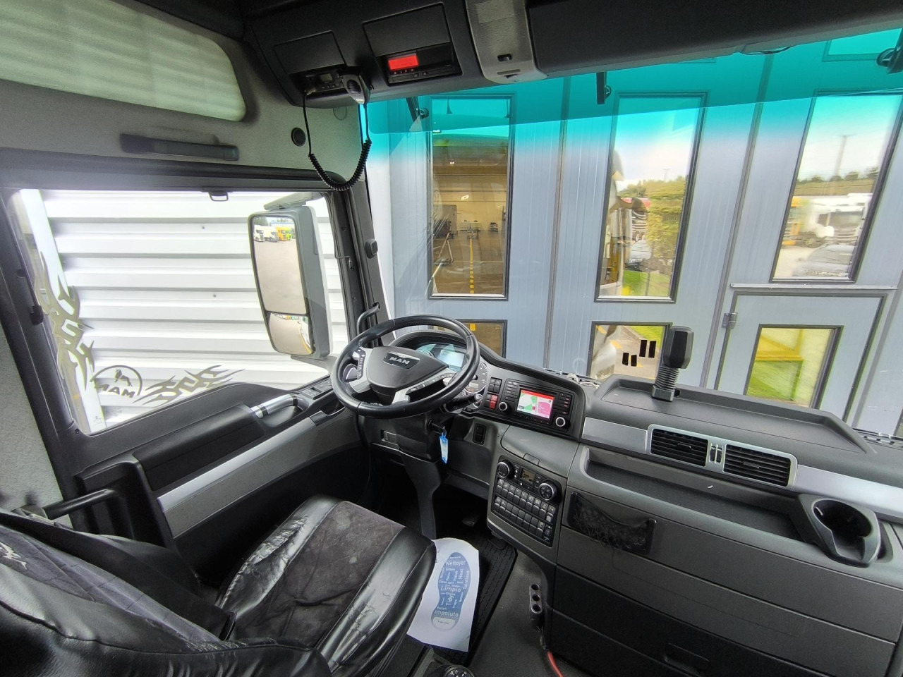 Tractor unit MAN TGX 18.480: picture 9