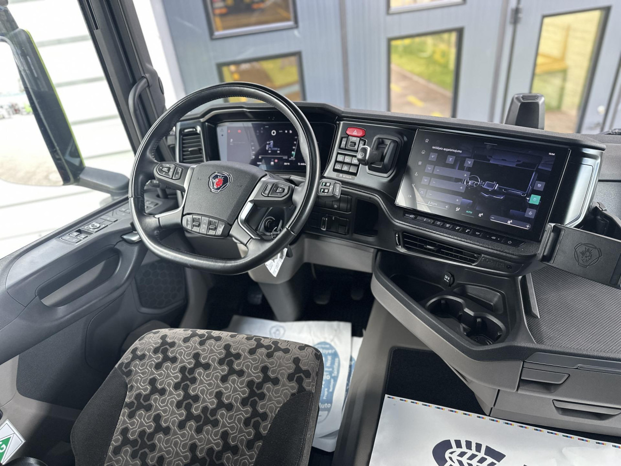 SCANIA R 460 A4x2NB leasing SCANIA R 460 A4x2NB: picture 9 SCANIA R 460 A4x2NB leasing SCANIA R 460 A4x2NB: picture 9