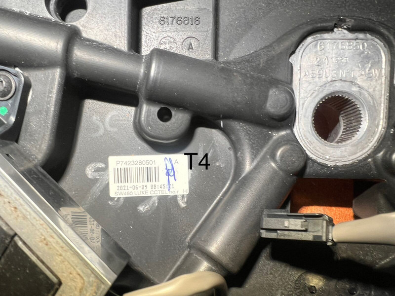 Renault - Steering wheel: picture 4 Renault - Steering wheel: picture 4