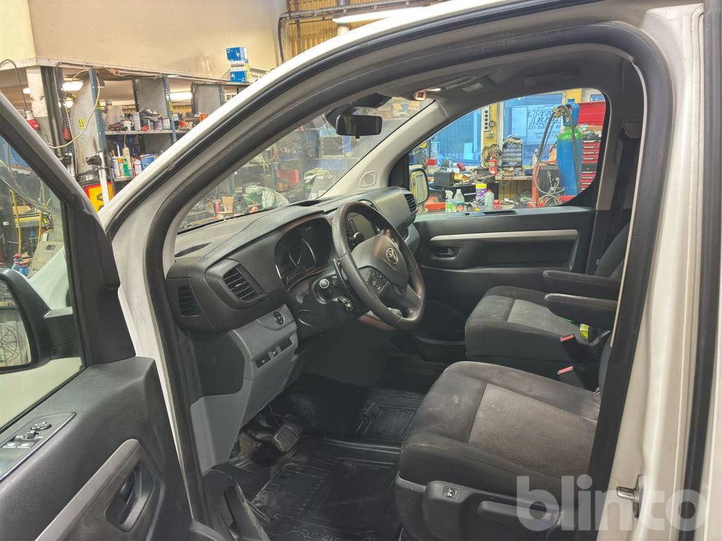 Commercial vehicle TOYOTA: picture 25