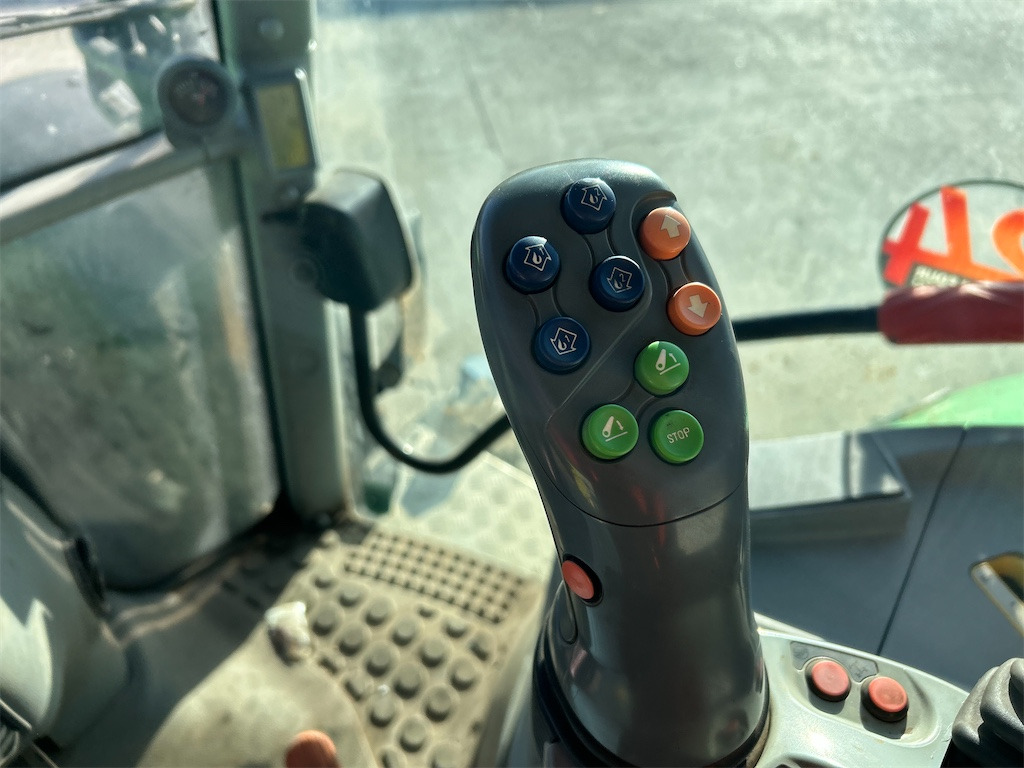 Farm tractor Deutz Fahr 7210 TTV (2012): picture 9 Farm tractor Deutz Fahr 7210 TTV (2012): picture 9