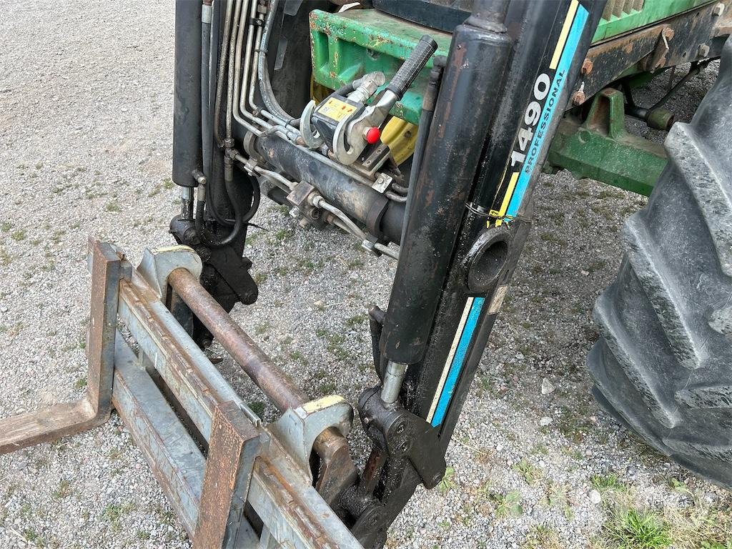 Farm tractor JOHN DEERE 6400: picture 38