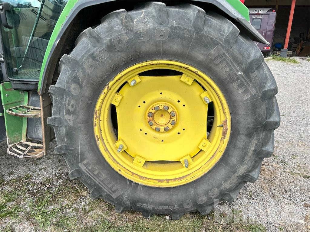 Farm tractor JOHN DEERE 6400: picture 29