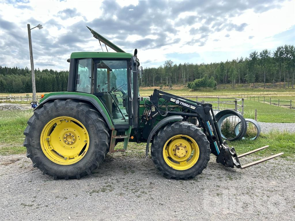 Farm tractor JOHN DEERE 6400: picture 6