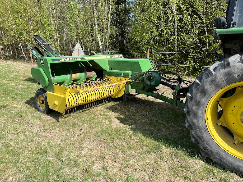 John Deere 349 - Square baler: picture 1 John Deere 349 - Square baler: picture 1