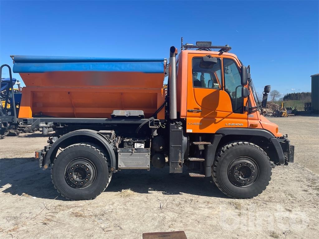 Mercedes Unimog 400 (2008) - Snow removal vehicle: picture 4 Mercedes Unimog 400 (2008) - Snow removal vehicle: picture 4