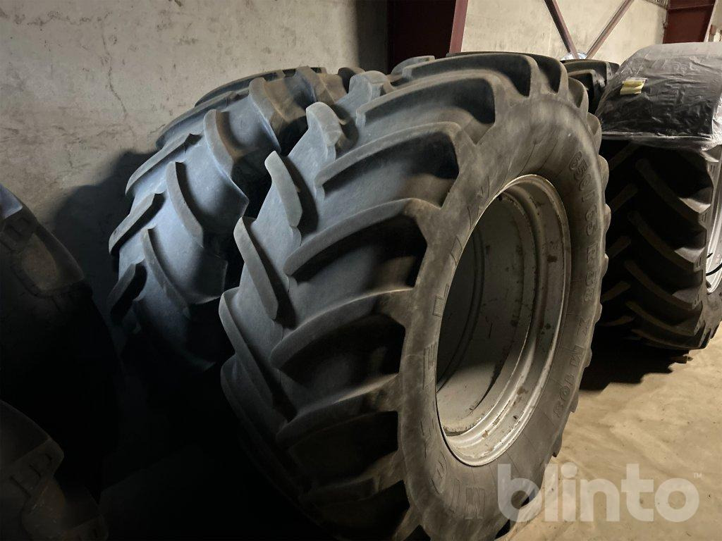 Michelin 650/65 R38 - Wheel and tire package: picture 2 Michelin 650/65 R38 - Wheel and tire package: picture 2