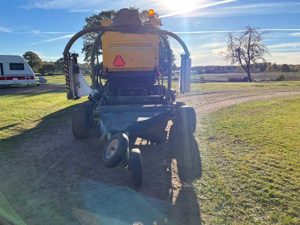 New Holland BR7070/180R - Round baler, Bale wrapper: picture 4 New Holland BR7070/180R - Round baler, Bale wrapper: picture 4