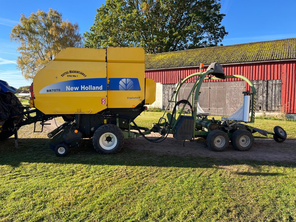 New Holland BR7070/180R - Round baler, Bale wrapper: picture 2 New Holland BR7070/180R - Round baler, Bale wrapper: picture 2
