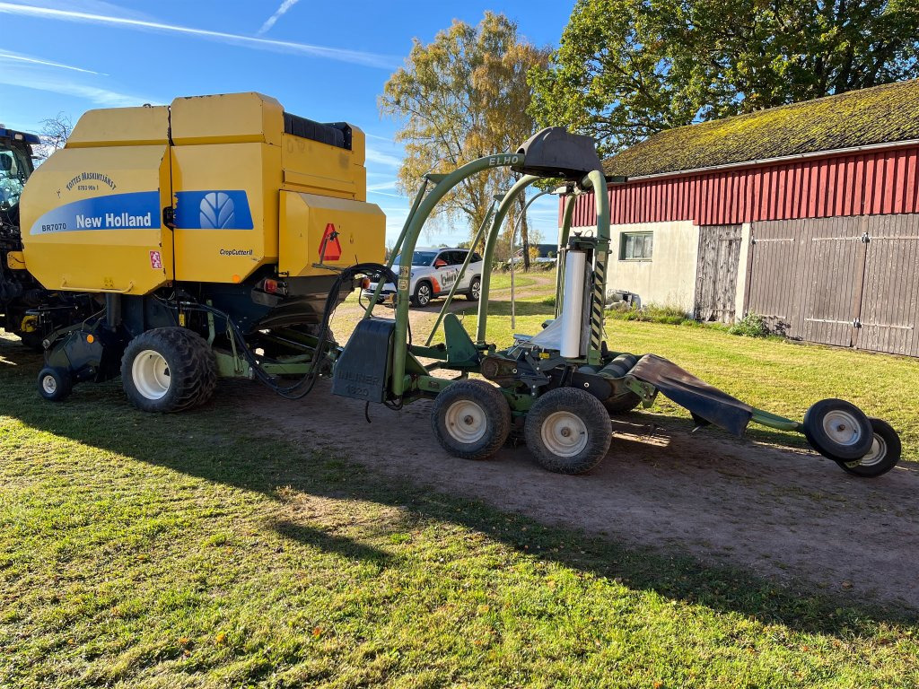 New Holland BR7070/180R - Round baler, Bale wrapper: picture 3 New Holland BR7070/180R - Round baler, Bale wrapper: picture 3