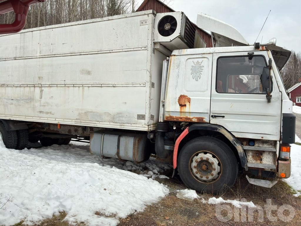 SCANIA P82M 4X2 58 - Refrigerator truck: picture 2 SCANIA P82M 4X2 58 - Refrigerator truck: picture 2
