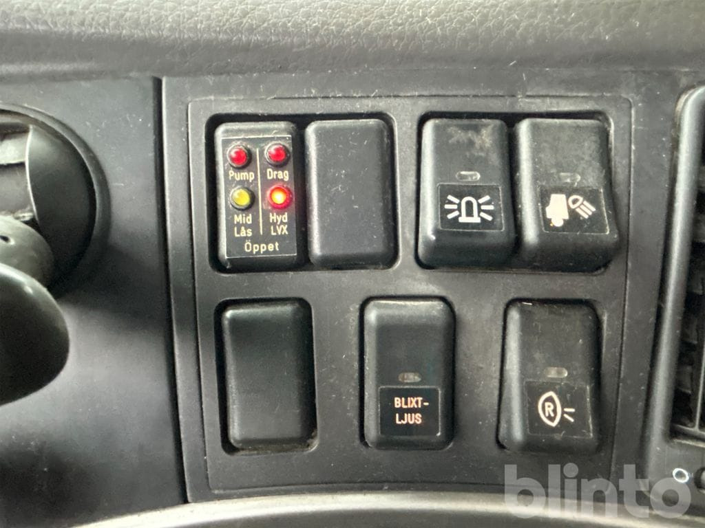 Hook lift truck VOLVO FM 400 6X2: picture 28