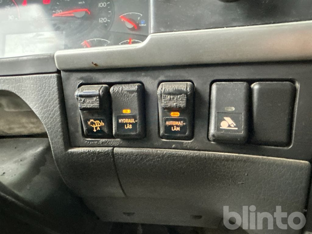 Hook lift truck VOLVO FM 400 6X2: picture 30