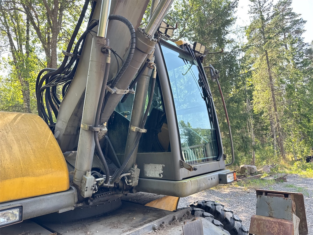 Wheel excavator Volvo EW160A: picture 24