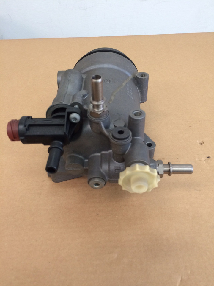 GRUPPO FILTRO CARBURANTE CON RISCALDAMENTO MAN - Fuel filter for Truck: picture 2 GRUPPO FILTRO CARBURANTE CON RISCALDAMENTO MAN - Fuel filter for Truck: picture 2