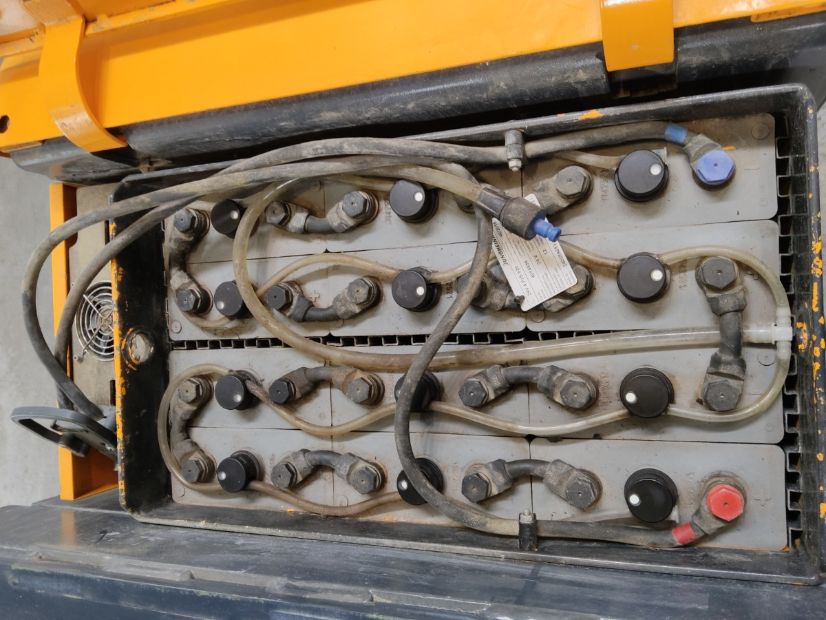 JUNGHEINRICH EKS110Z280ZZ120 - Order picker: picture 4 JUNGHEINRICH EKS110Z280ZZ120 - Order picker: picture 4