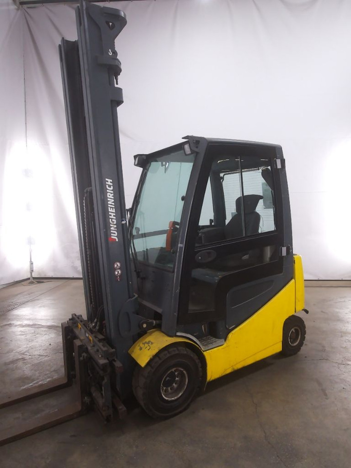 Electric forklift Jungheinrich EFG425K: picture 1