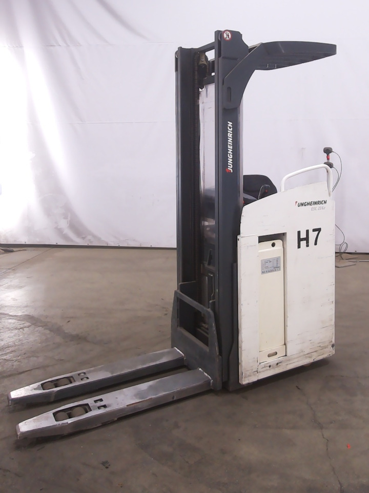 Jungheinrich ESC216 - Stacker: picture 1 Jungheinrich ESC216 - Stacker: picture 1