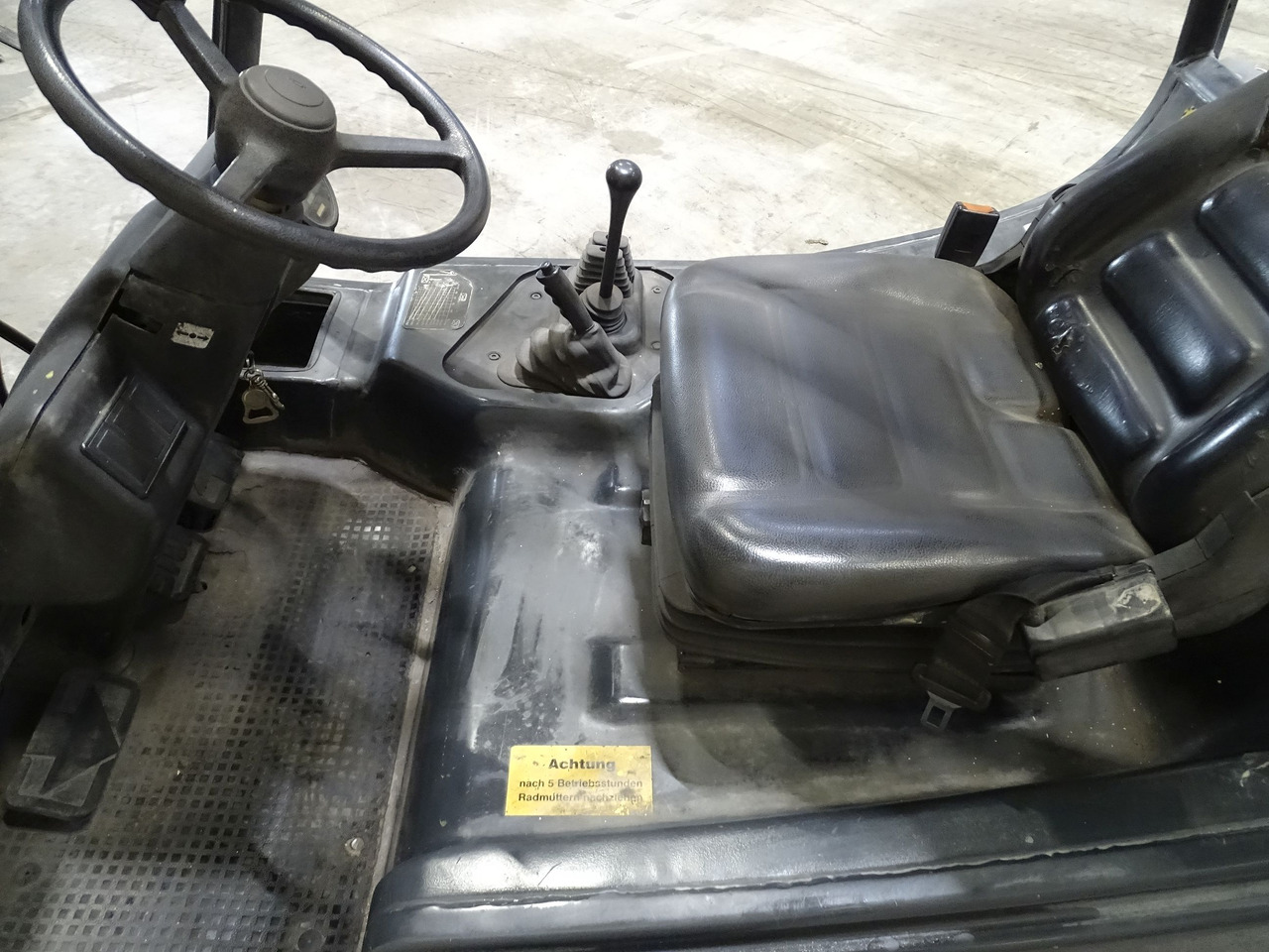 Linde E25 - Electric forklift: picture 3 Linde E25 - Electric forklift: picture 3