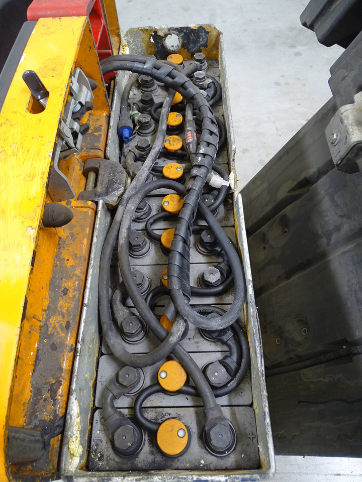 STILL CX-T - Tow tractor: picture 4 STILL CX-T - Tow tractor: picture 4