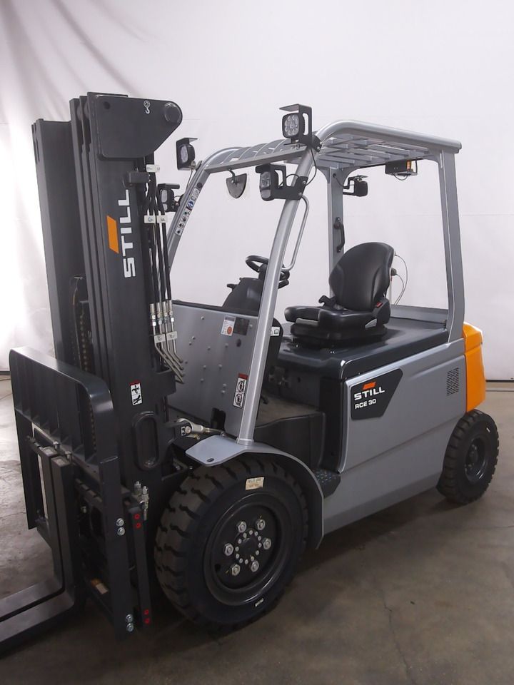 STILL RCE30 - Electric forklift: picture 1 STILL RCE30 - Electric forklift: picture 1