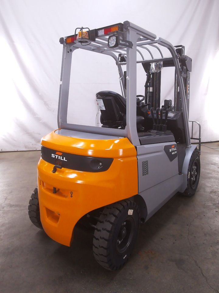 STILL RCE30 - Electric forklift: picture 2 STILL RCE30 - Electric forklift: picture 2