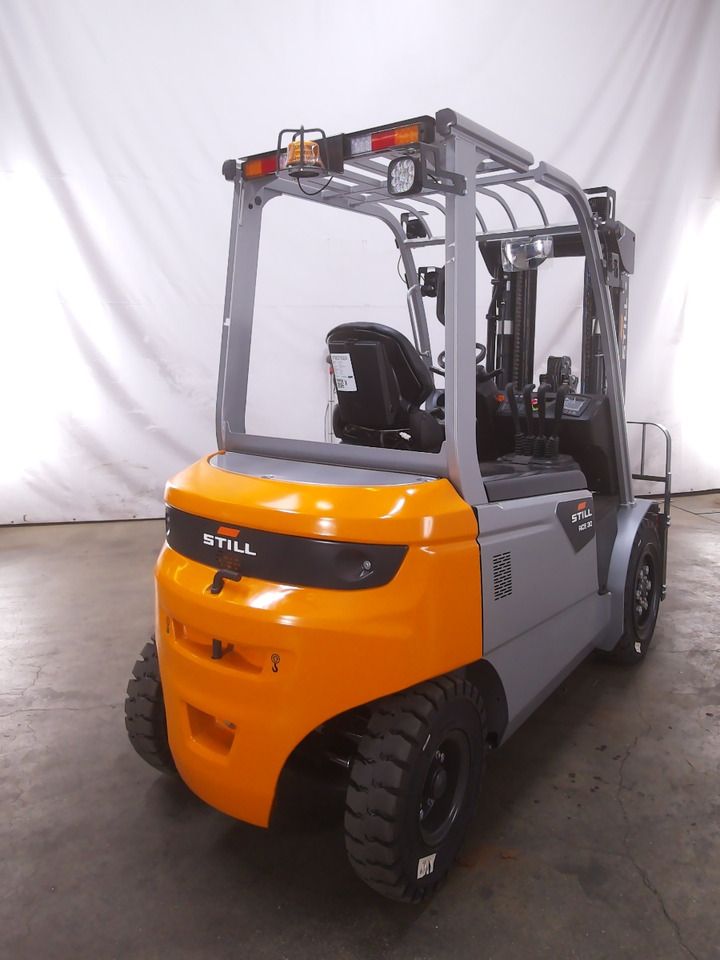 STILL RCE30 - Electric forklift: picture 2 STILL RCE30 - Electric forklift: picture 2