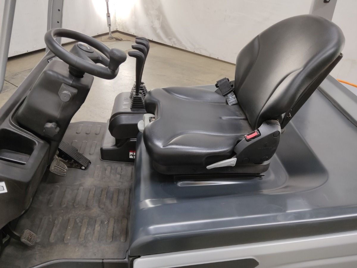 STILL RCE30 - Electric forklift: picture 3 STILL RCE30 - Electric forklift: picture 3