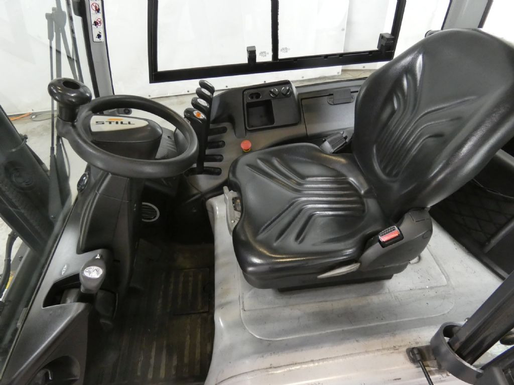 STILL RX60-30 - Electric forklift: picture 3 STILL RX60-30 - Electric forklift: picture 3