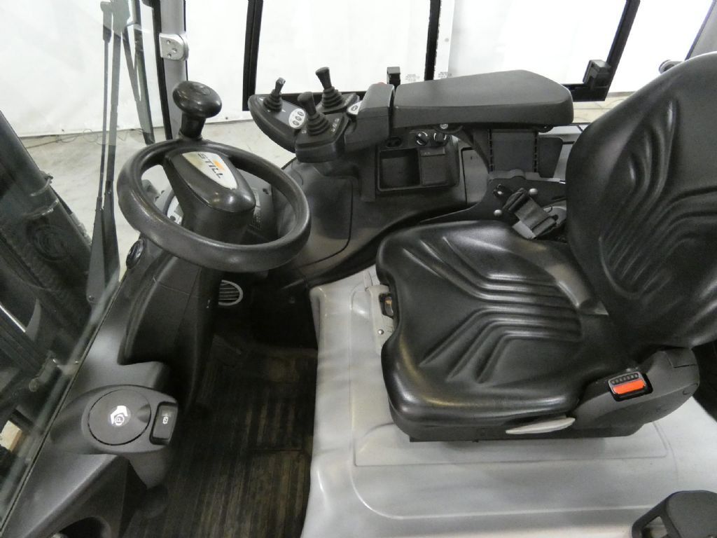 STILL RX60-30 - Electric forklift: picture 3 STILL RX60-30 - Electric forklift: picture 3