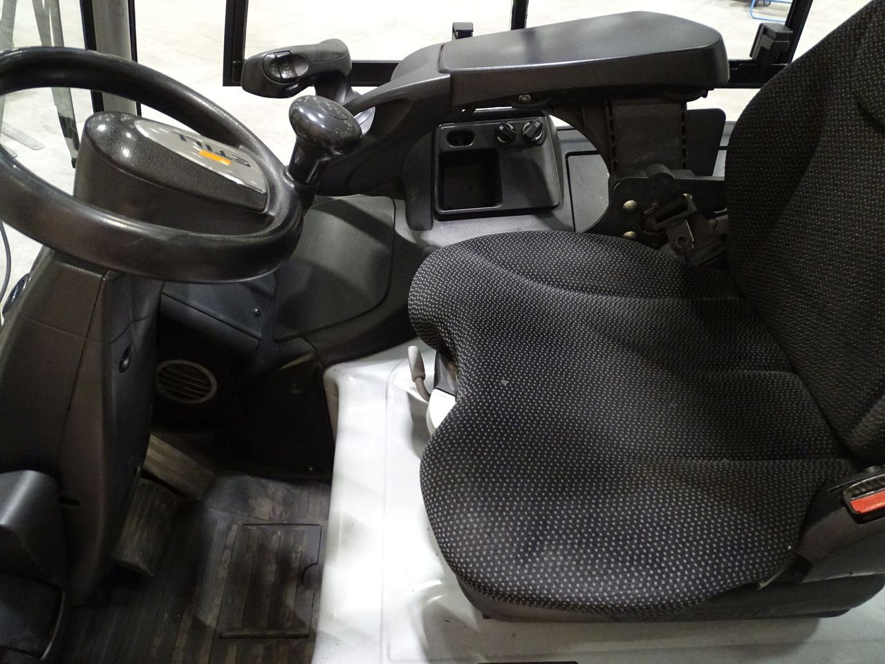 STILL RX60-40 - Electric forklift: picture 3 STILL RX60-40 - Electric forklift: picture 3