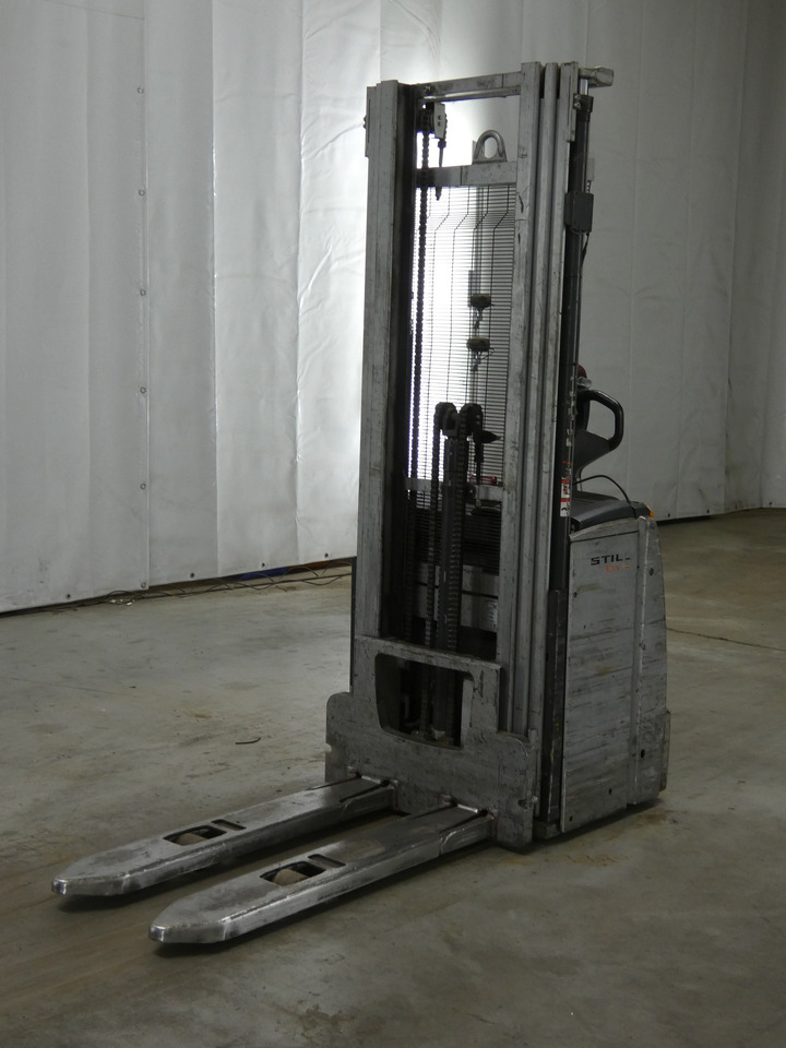 Still EXV14 - Stacker: picture 1 Still EXV14 - Stacker: picture 1