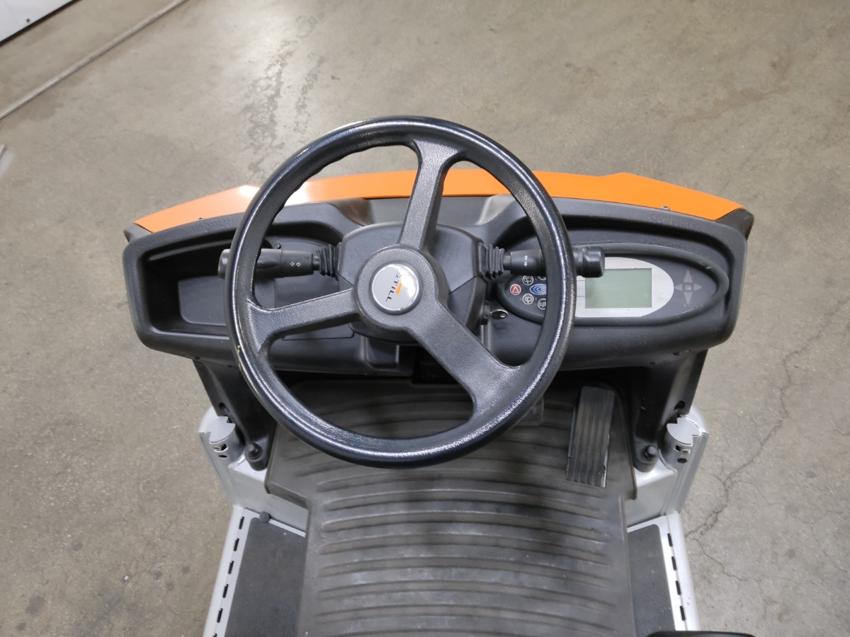 Still LTX70/BATT.NEU - Tow tractor: picture 3 Still LTX70/BATT.NEU - Tow tractor: picture 3