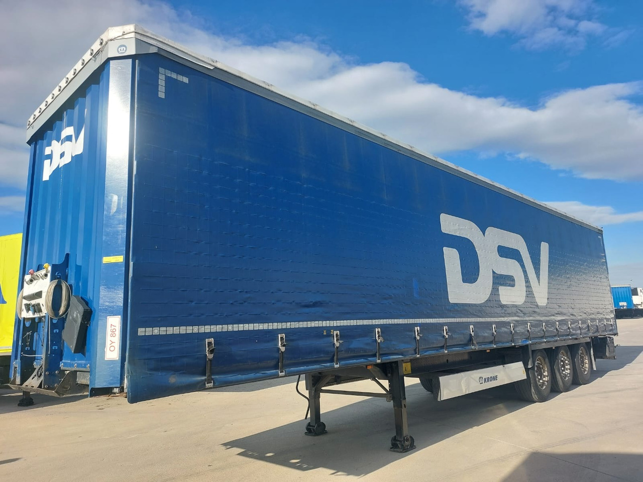 Krone SD - Curtainsider semi-trailer: picture 1 Krone SD - Curtainsider semi-trailer: picture 1