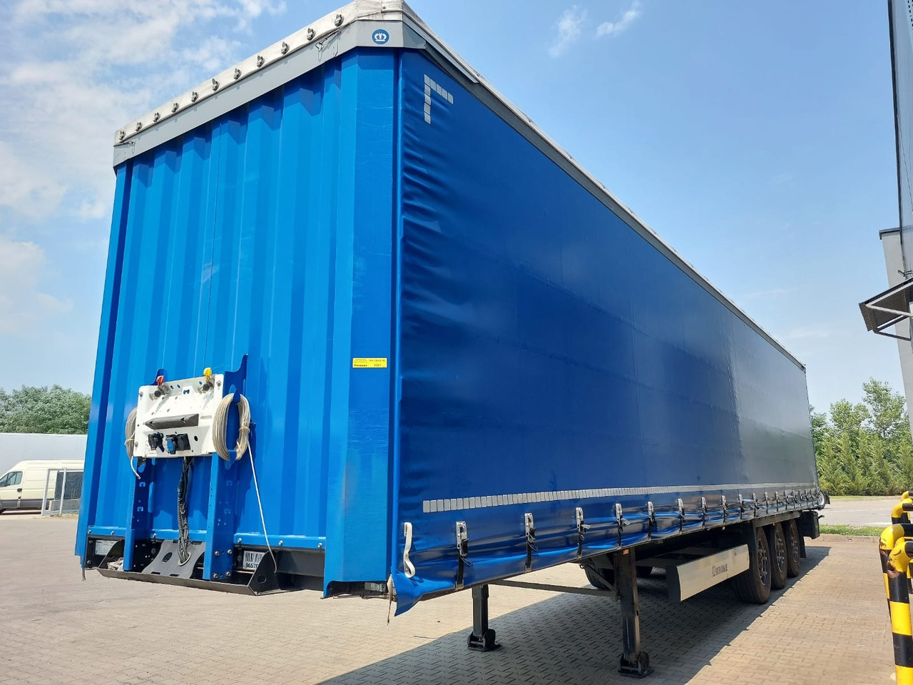 Krone SD - Curtainsider semi-trailer: picture 1 Krone SD - Curtainsider semi-trailer: picture 1