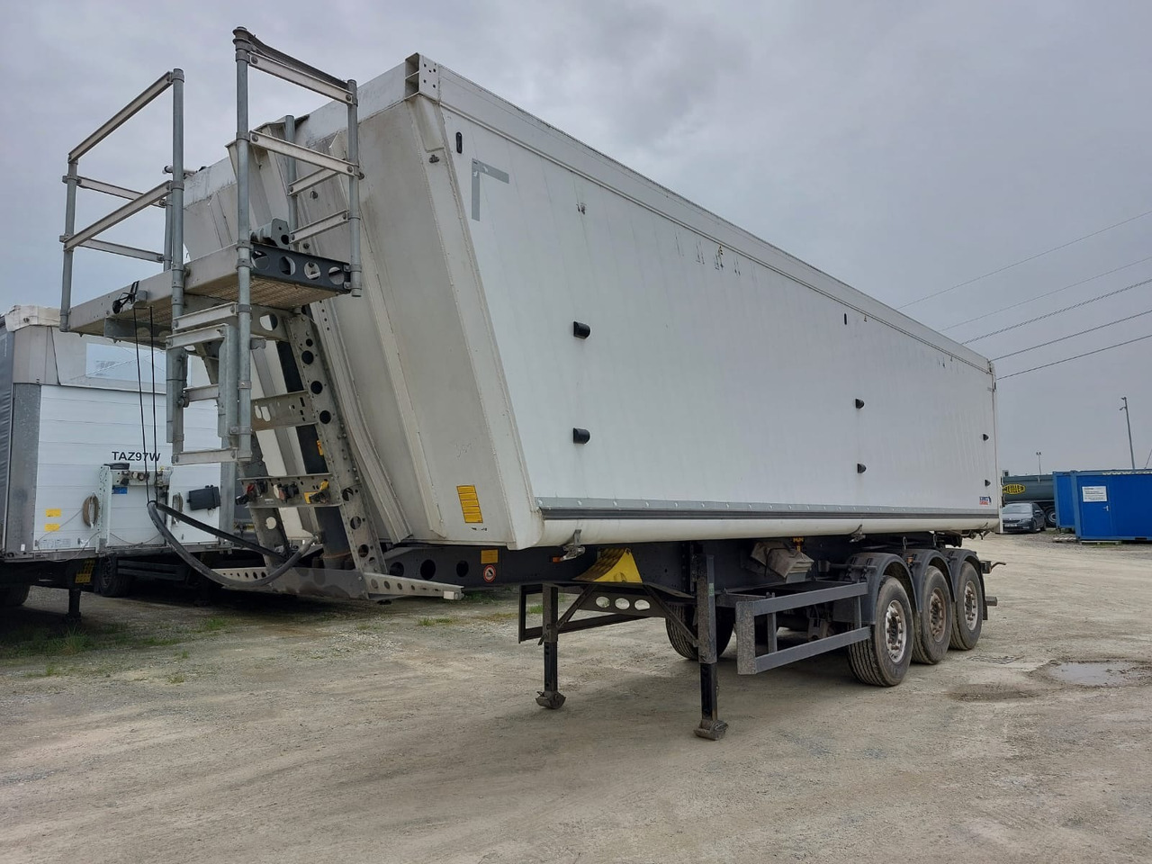 Schmitz Cargobull SCB*S3B - Tipper semi-trailer: picture 1 Schmitz Cargobull SCB*S3B - Tipper semi-trailer: picture 1