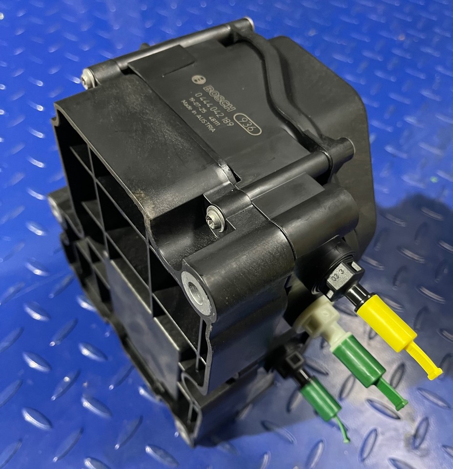John Deere 8400 Harvester SCR Pump DZ111283 - Muffler/ Exhaust system for Harvester: picture 5 John Deere 8400 Harvester SCR Pump DZ111283 - Muffler/ Exhaust system for Harvester: picture 5