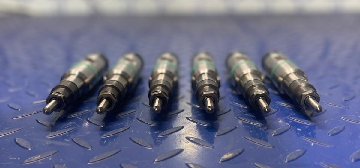 LIEBHERR Injector 600D1 10138687 - Injector for Construction machinery: picture 2 LIEBHERR Injector 600D1 10138687 - Injector for Construction machinery: picture 2