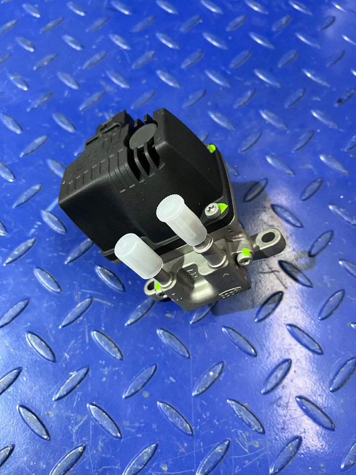 Mercedes Benz Actros, Arocs, Axor Euro 6 Adblue Doser Unit - Muffler/ Exhaust system for Truck: picture 1 Mercedes Benz Actros, Arocs, Axor Euro 6 Adblue Doser Unit - Muffler/ Exhaust system for Truck: picture 1