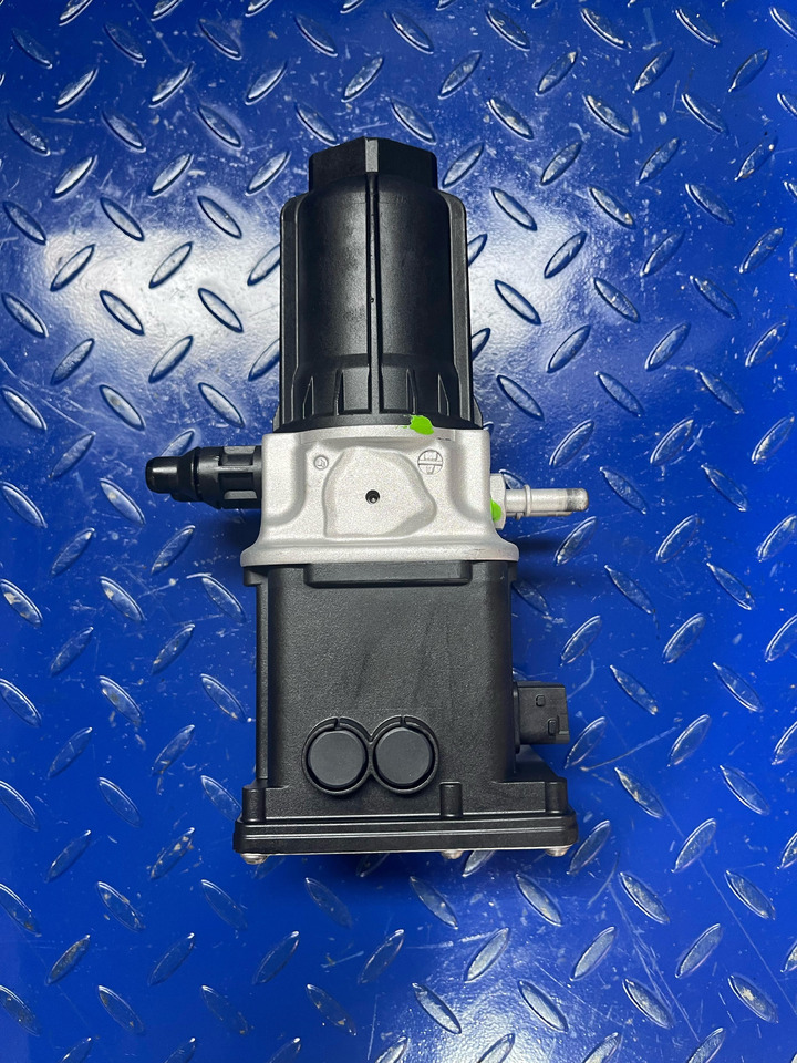Mercedes Benz Actros MP4 Adblue Pump Euro 6 - Muffler/ Exhaust system for Truck: picture 4 Mercedes Benz Actros MP4 Adblue Pump Euro 6 - Muffler/ Exhaust system for Truck: picture 4
