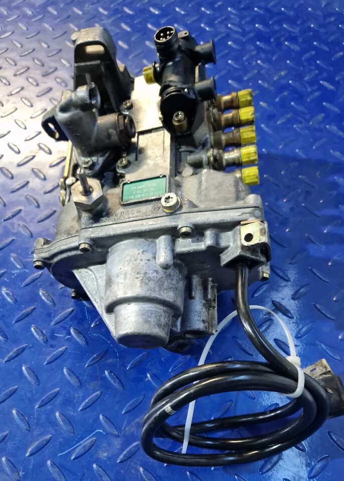 BOSCH INJECTION PUMP 0400195004 - Spare parts for Other machinery: picture 4 BOSCH INJECTION PUMP 0400195004 - Spare parts for Other machinery: picture 4