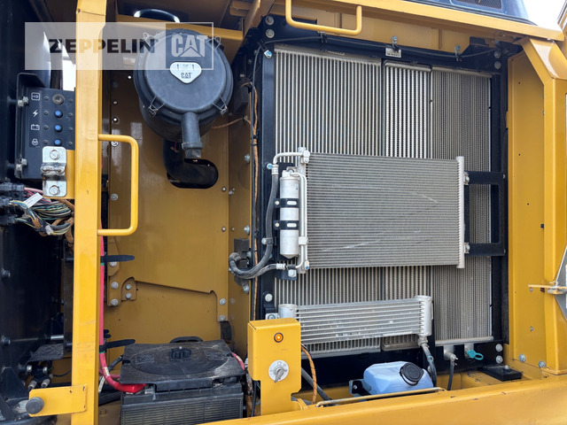 Crawler excavator Cat 320FL: picture 11